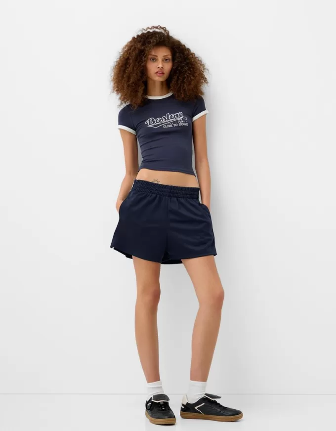 Retro shorts with side stripe