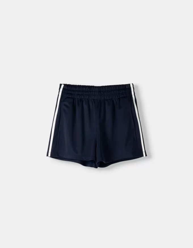 Retro shorts with side stripe