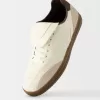 Retro soccer sneakers with tongue Retro soccer sneakers with tongue