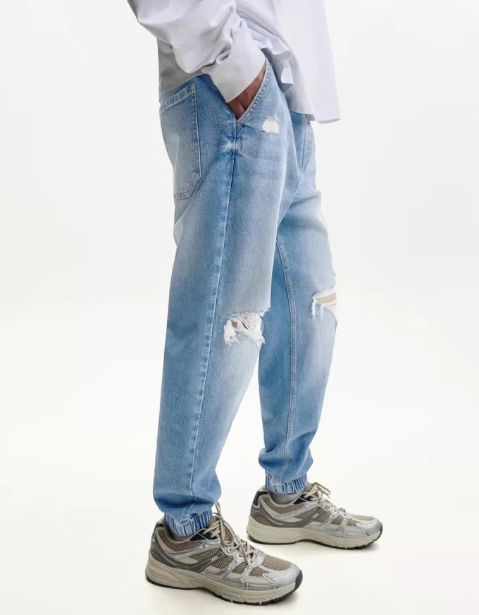 Ripped jogger jeans