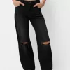 Ripped wide-leg ’90s jeans