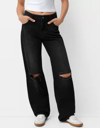 Ripped wide-leg ’90s jeans