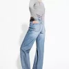 Ripped wide-leg ’90s jeans
