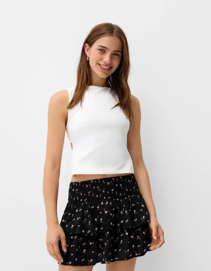 Ruffled mini skirt with elastic waist