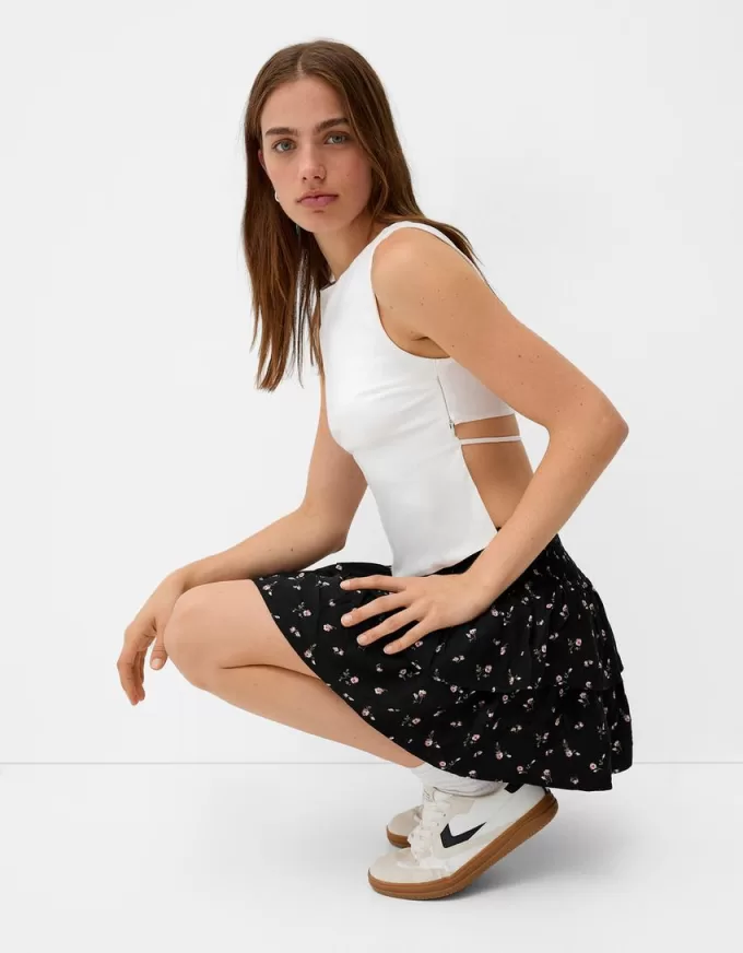 Ruffled mini skirt with elastic waist