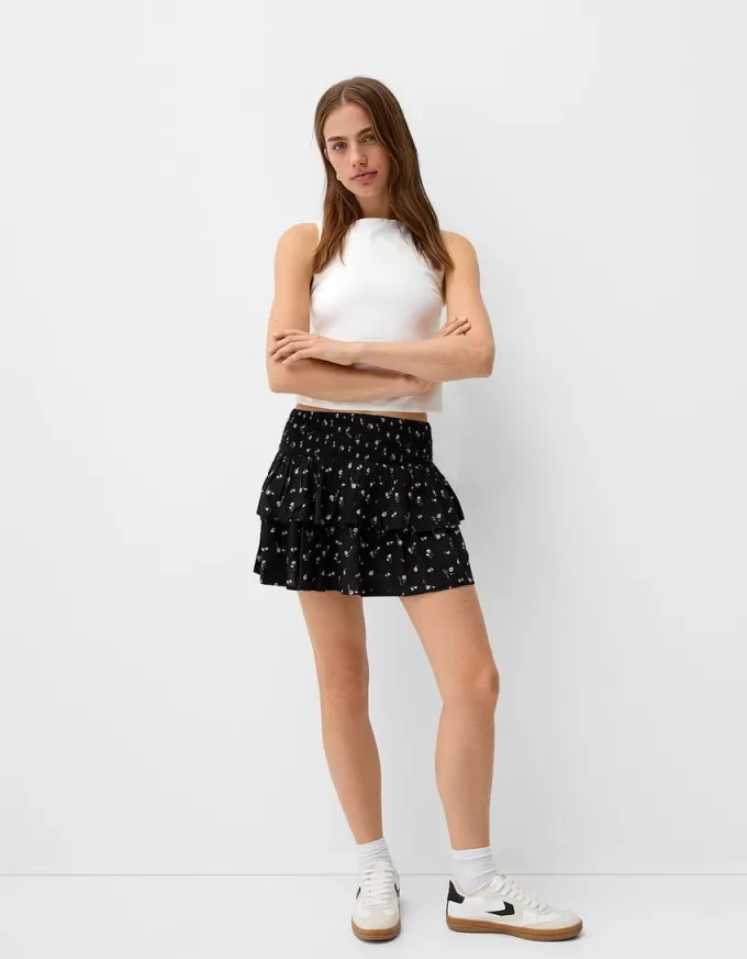 Ruffled mini skirt with elastic waist