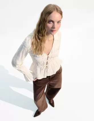 Rustic shirt with gathering