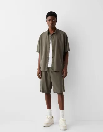 Rustic wide-leg Bermuda shorts