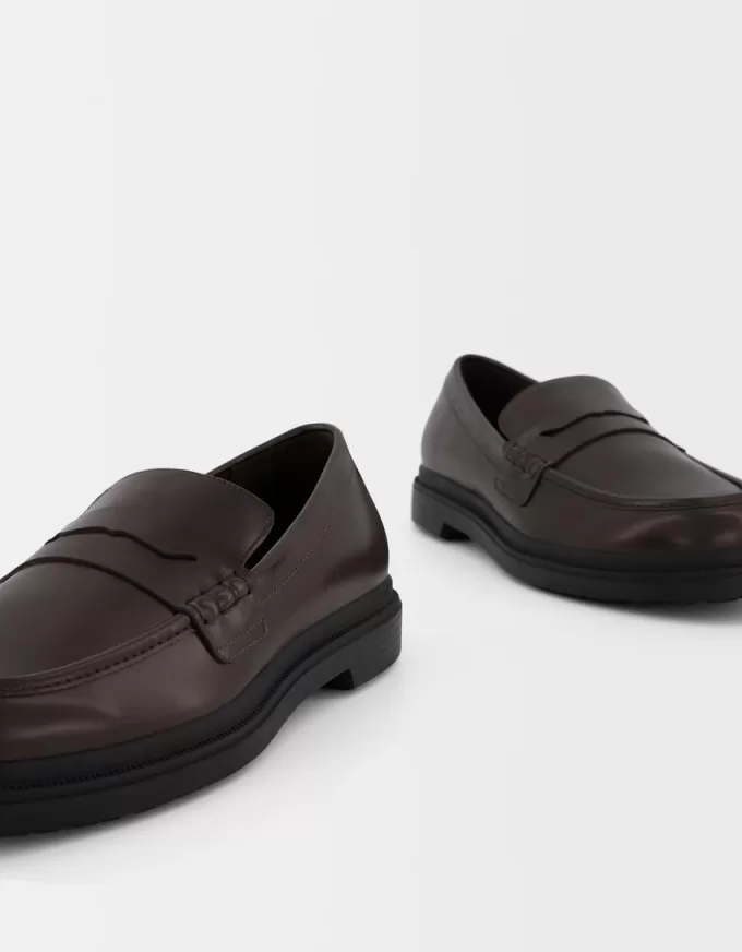 Saddle strap loafers