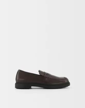 Saddle strap loafers
