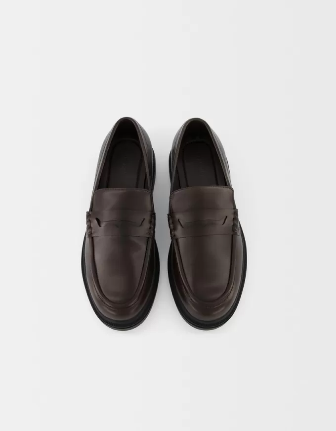 Saddle strap loafers