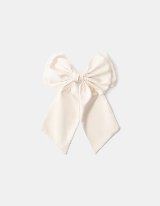 Satin-finish hair clip with bow Satin-finish hair clip with bow