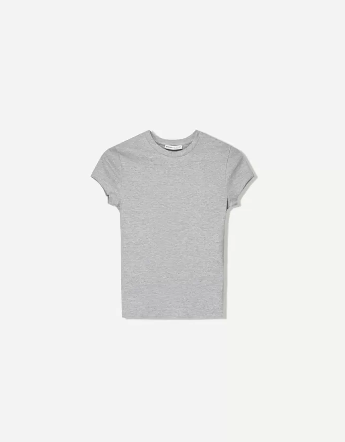 Short sleeve T-shirt with a scoop neck