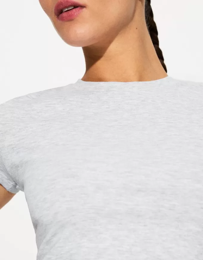 Short sleeve T-shirt with a scoop neck