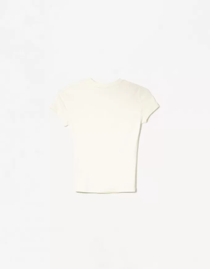 Short sleeve T-shirt with a scoop neck