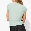 Short sleeve T-shirt with a scoop neck