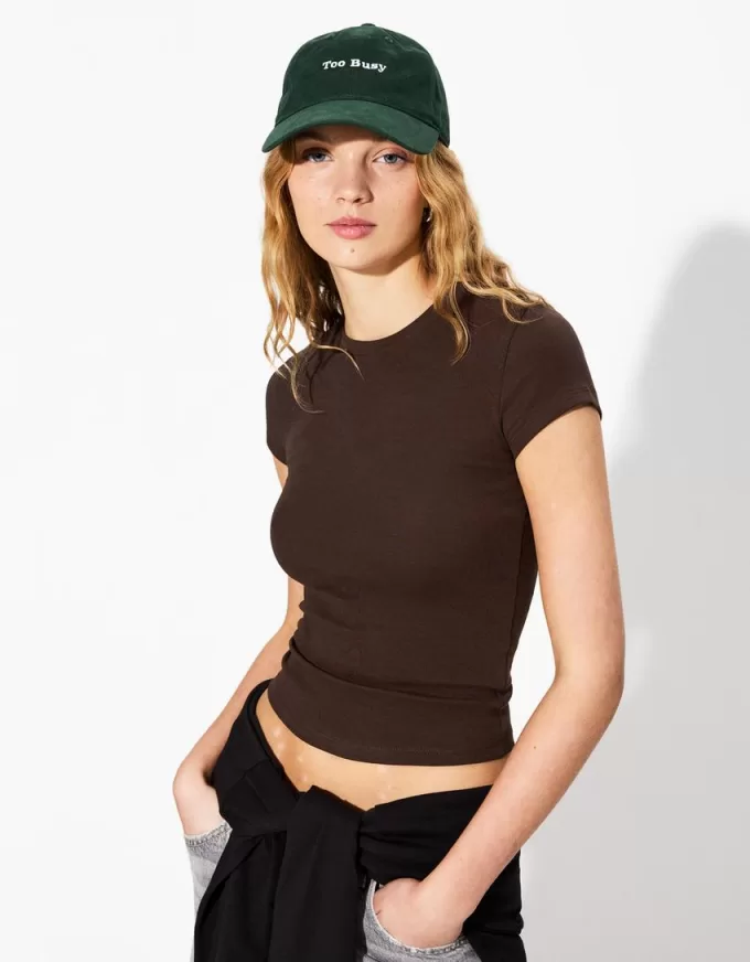 Short sleeve T-shirt with a scoop neck