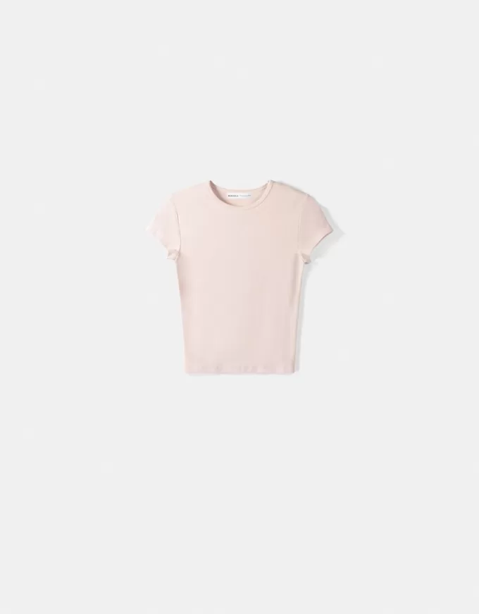 Short sleeve T-shirt with a scoop neck