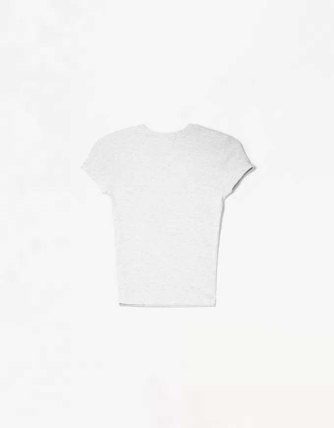 Short sleeve T-shirt with a scoop neck