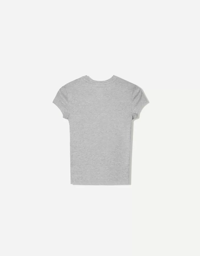 Short sleeve T-shirt with a scoop neck