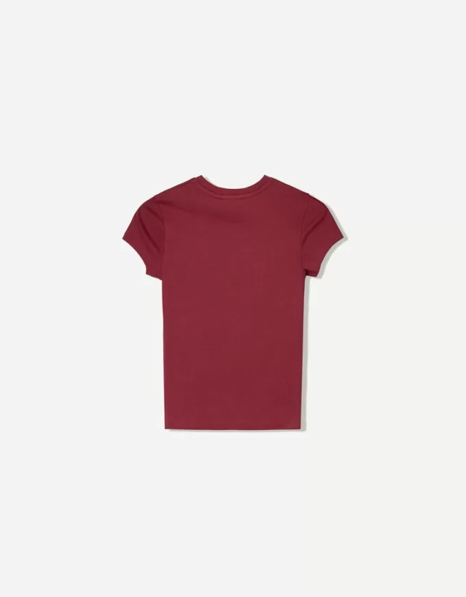 Short sleeve T-shirt with a scoop neck
