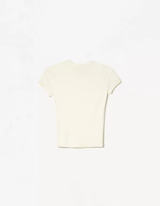 Short sleeve T-shirt with a scoop neck