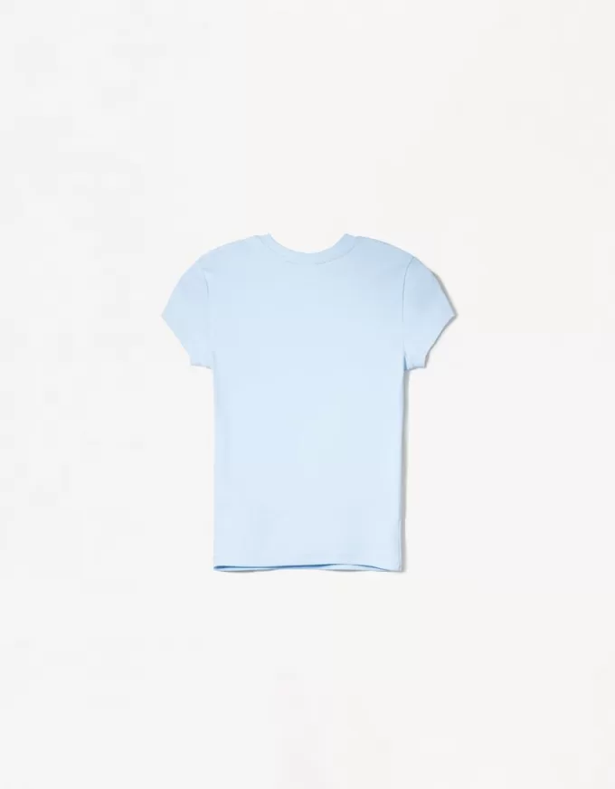 Short sleeve T-shirt with a scoop neck