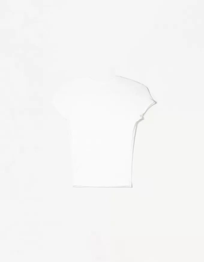 Short sleeve T-shirt with a scoop neck Short sleeve T-shirt with a scoop neck