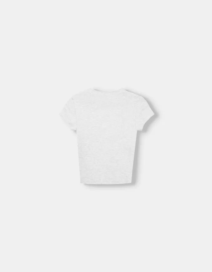 Short sleeve T-shirt with a scoop neck