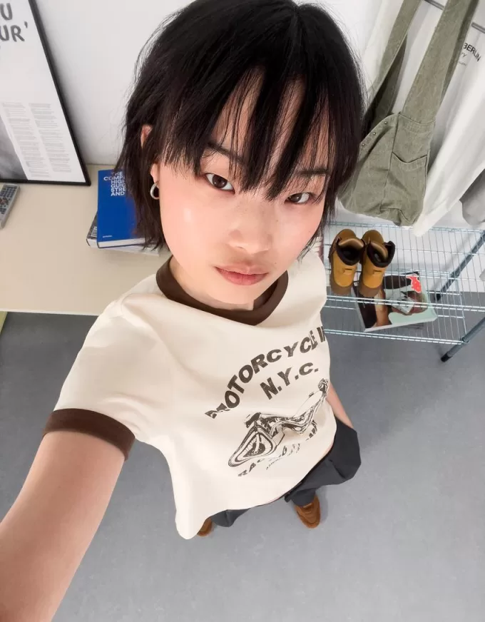 Short sleeve T-shirt with contrast print Short sleeve T-shirt with contrast print