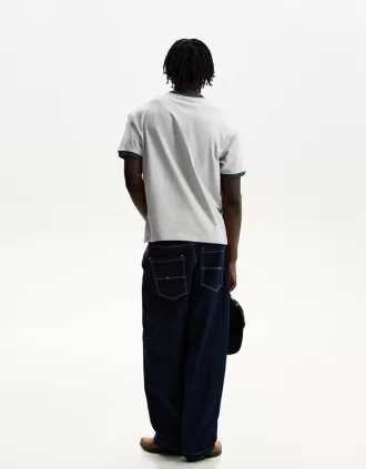 Short sleeve T-shirt with contrast print