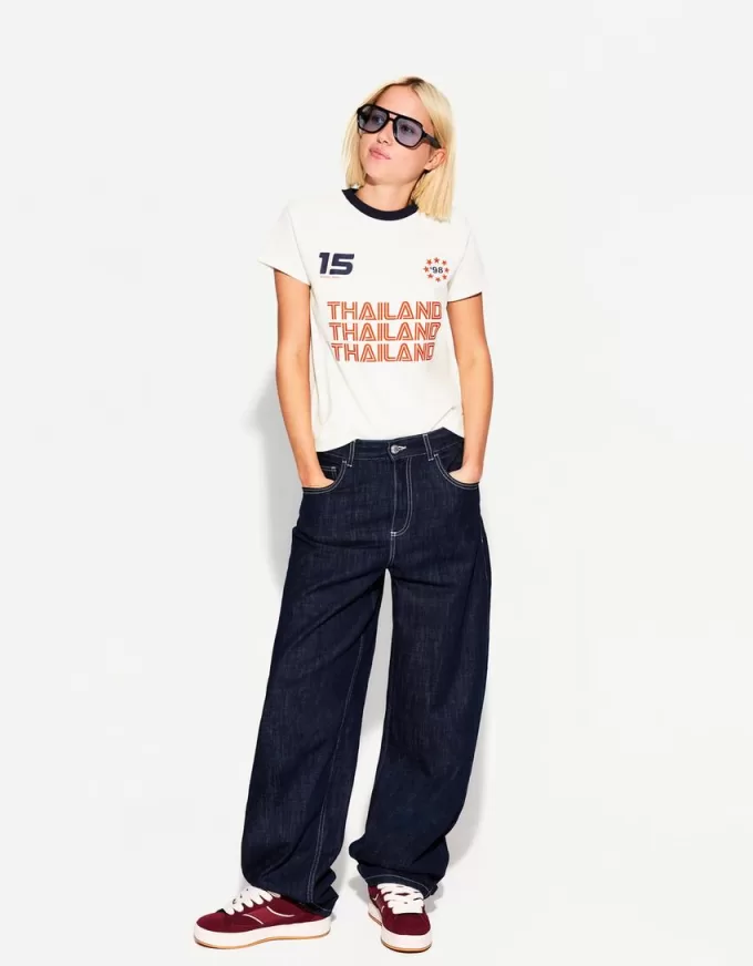 Short sleeve T-shirt with contrast print Short sleeve T-shirt with contrast print