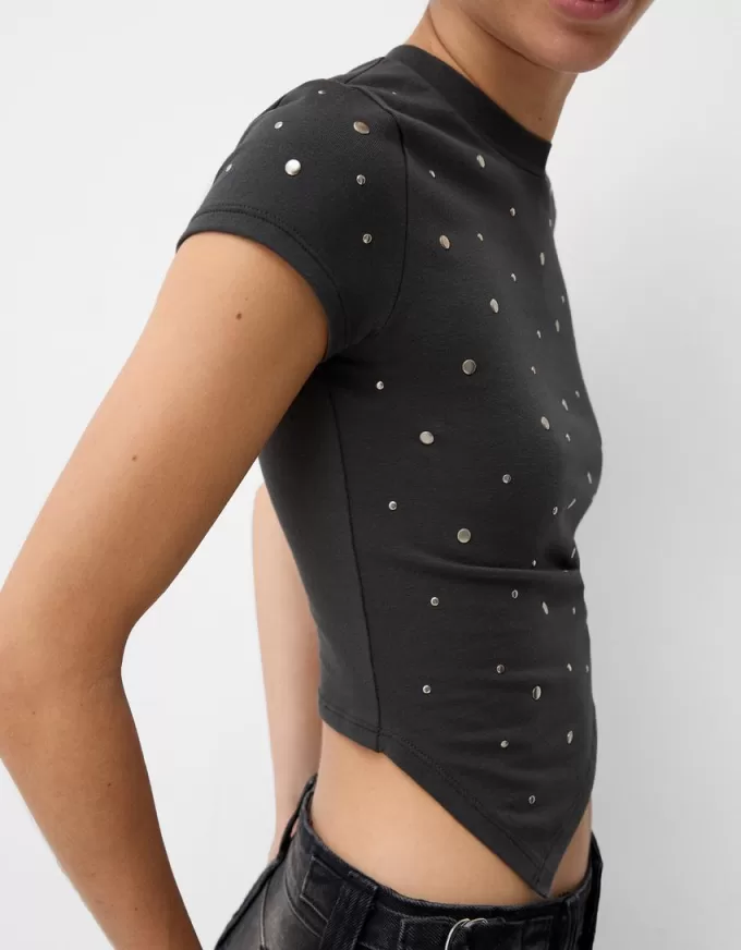 Short sleeve asymmetric T-shirt with studs