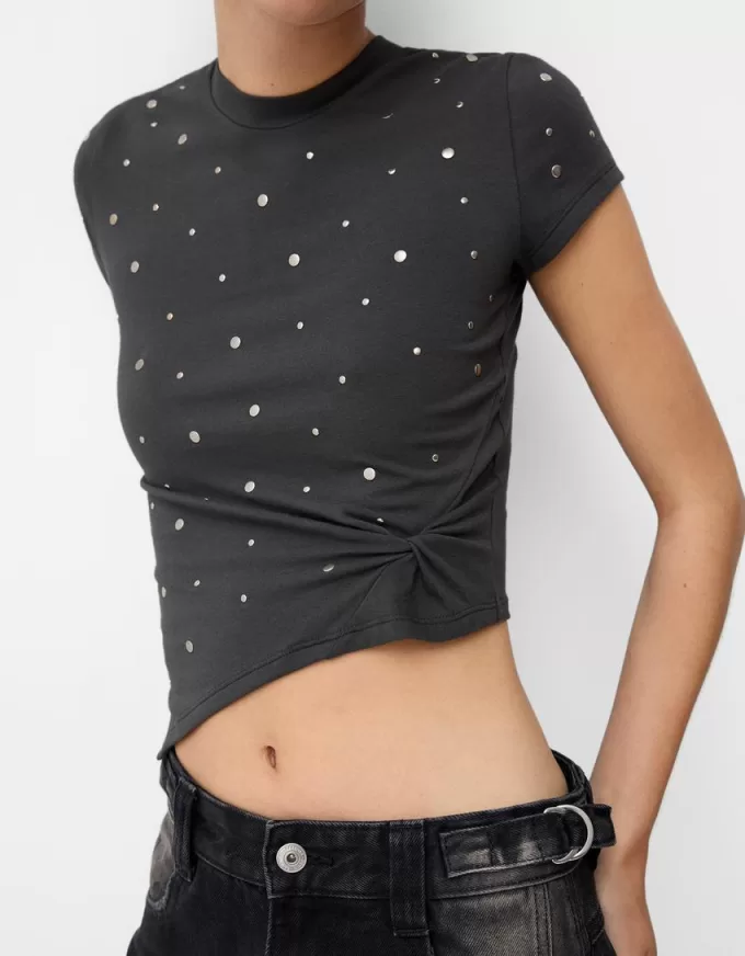 Short sleeve asymmetric T-shirt with studs