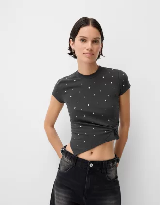 Short sleeve asymmetric T-shirt with studs