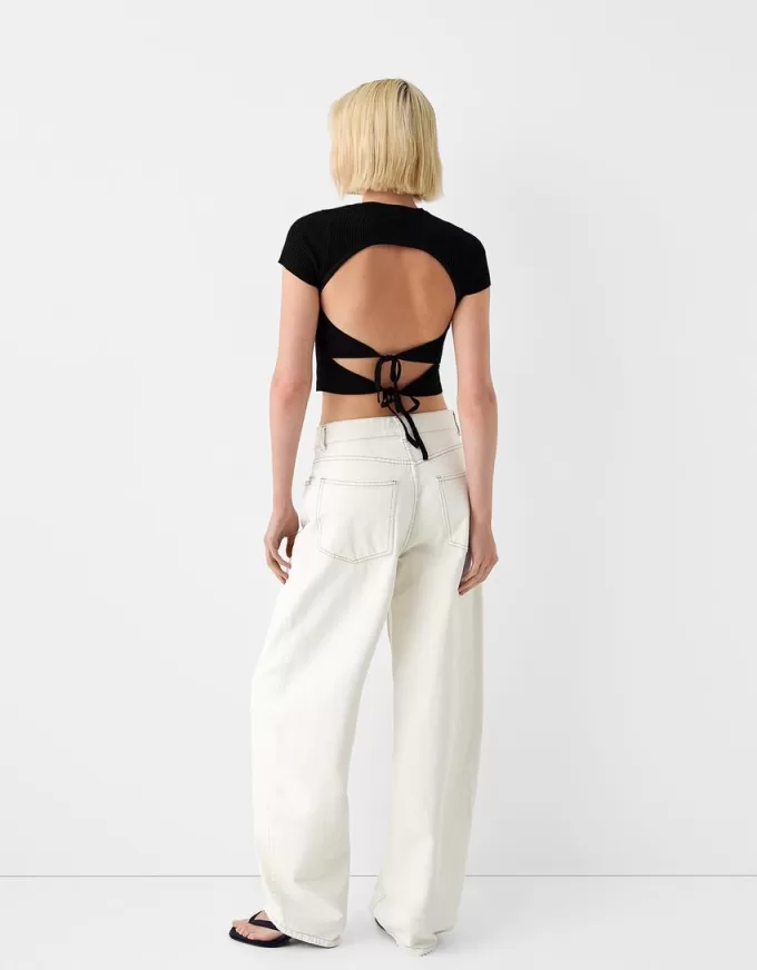 Short sleeve cut-out sweater with ties Short sleeve cut-out sweater with ties