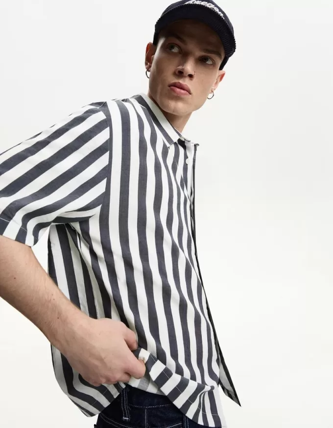 Short sleeve relaxed fit shirt Short sleeve relaxed fit shirt