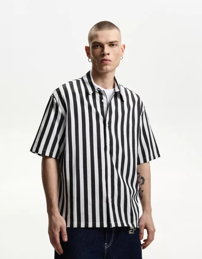 Short sleeve relaxed fit shirt Short sleeve relaxed fit shirt