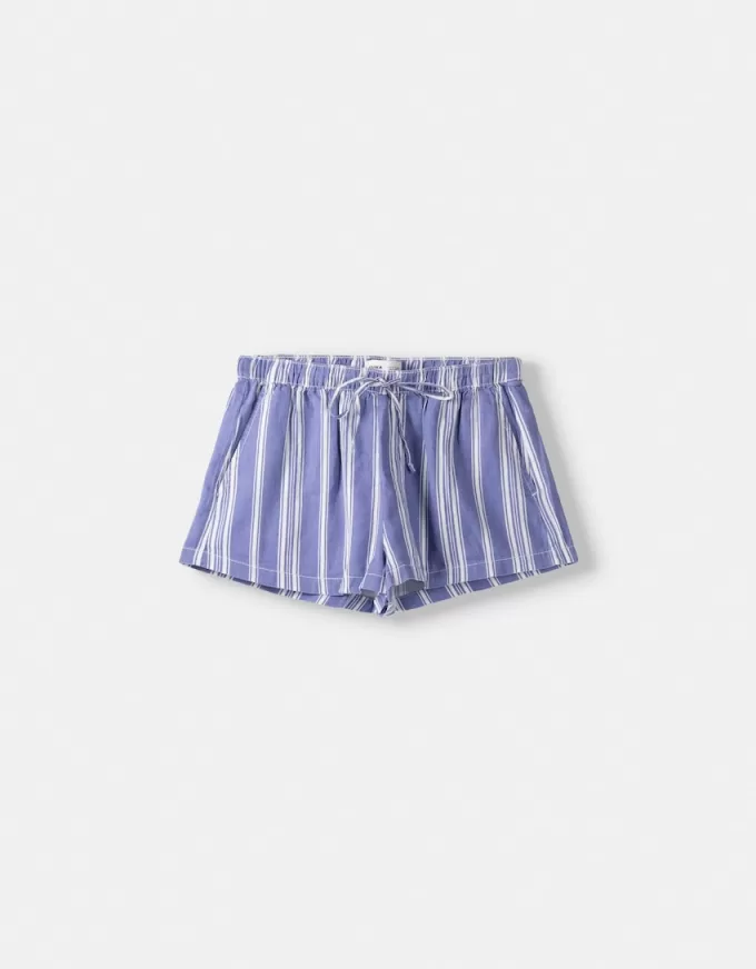 Shorts with elastic waistband detail