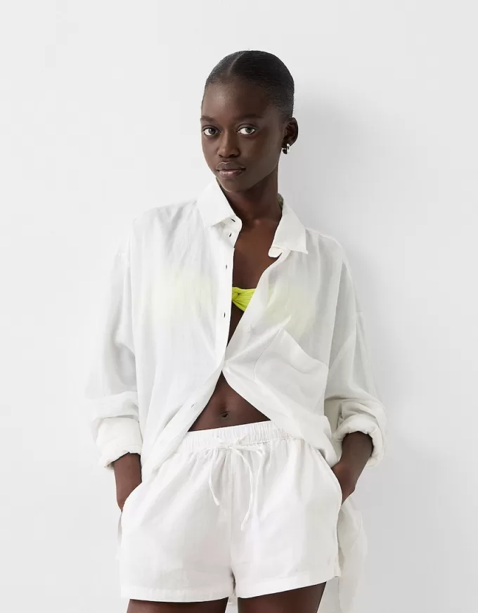 Shorts with elastic waistband detail