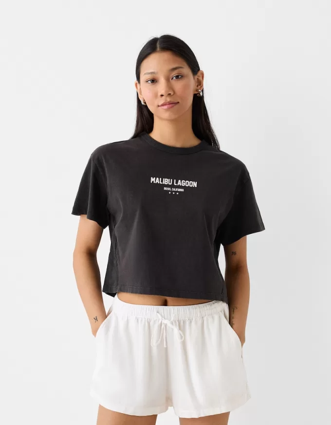 Shorts with elastic waistband detail