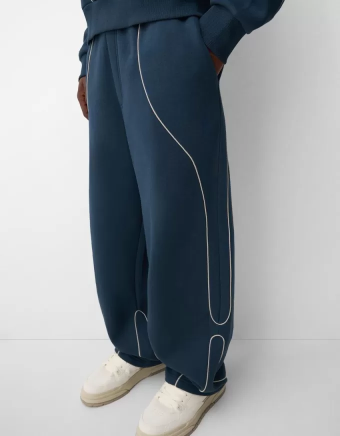 Skater pants with trim