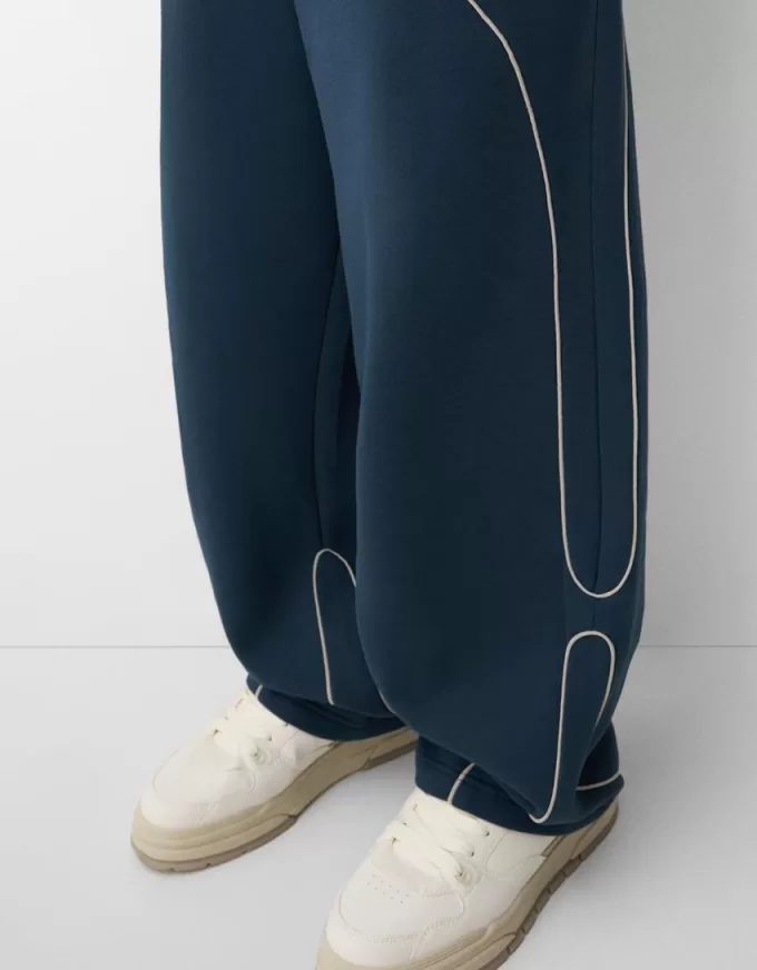 Skater pants with trim