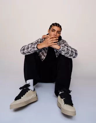 Skater sneakers with XL laces