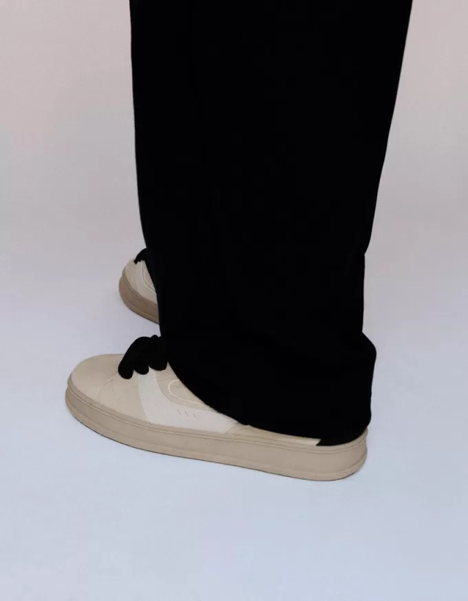 Skater sneakers with XL laces