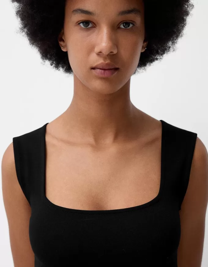 Sleeveless T-shirt with square neckline