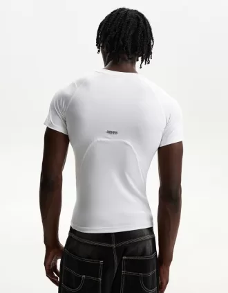 Slim-fit short sleeve T-shirt with seams