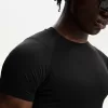 Slim-fit short sleeve T-shirt with seams Slim-fit short sleeve T-shirt with seams