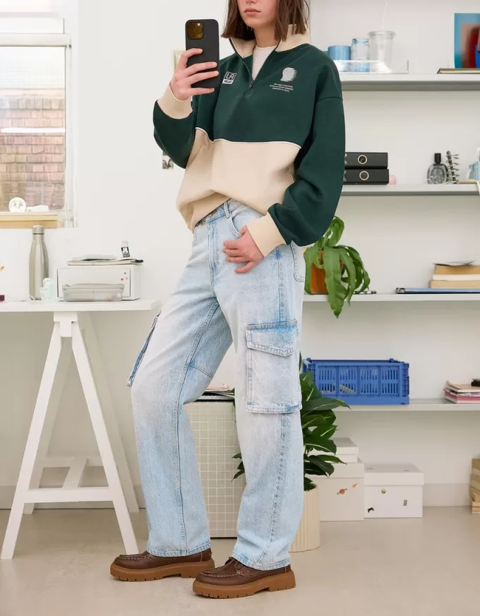 Straight-leg cargo jeans Straight-leg cargo jeans