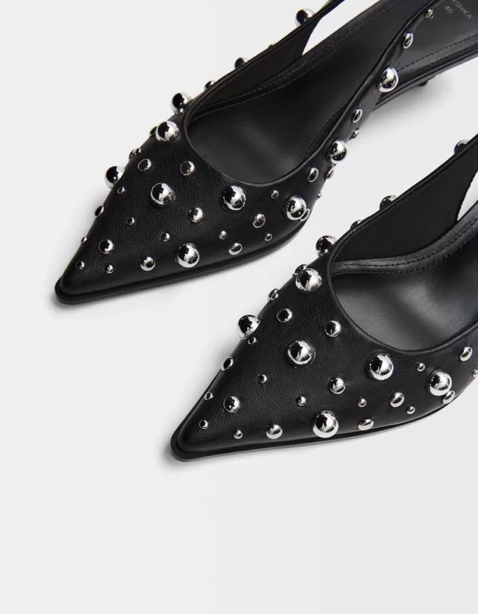 Studded kitten-heel shoes Studded kitten-heel shoes